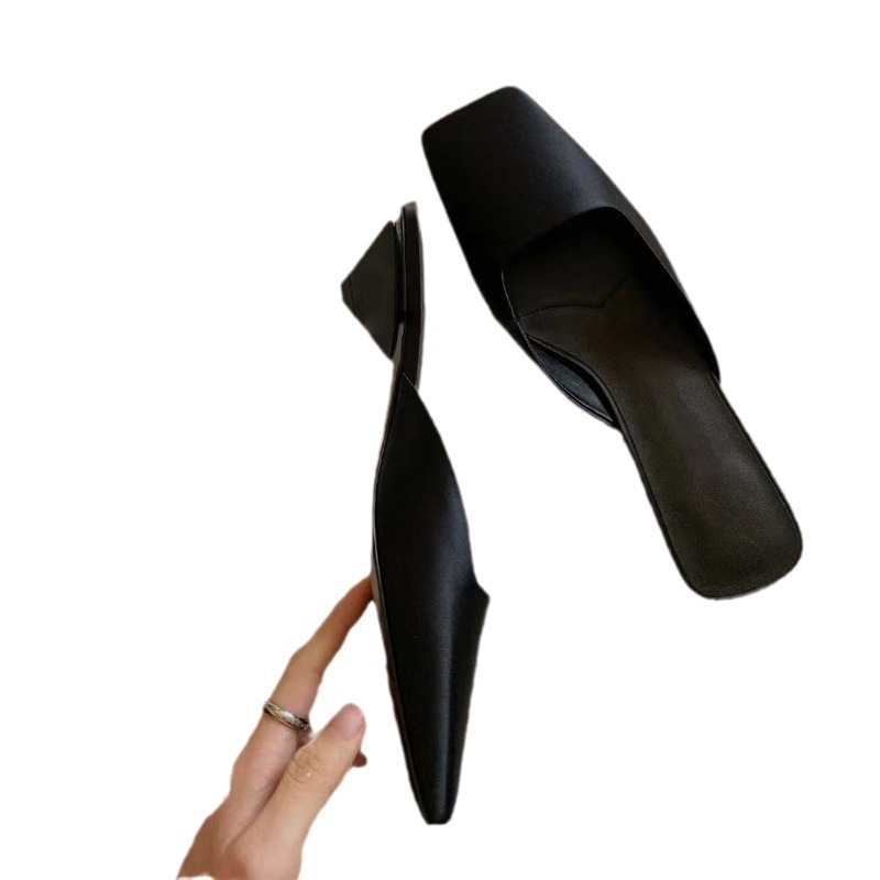 Grape Mom 2024 verano nuevo estilo cabeza cuadrada Baotou satén triángulo con sandalias Muller mujeres zapatillas de verano mujeres