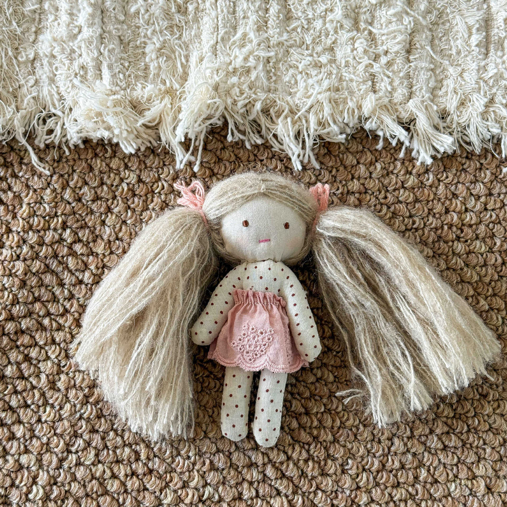 Sugar Pear ropa infantil muñecas juguetes para niños 2025 nuevo dibujos animados para niñas muñecas de tela lindas muñecas de niña muñeca bebé