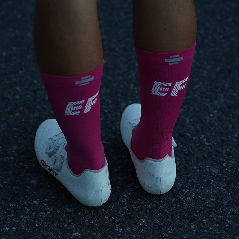 Reflective Cycling Socks Ef Innovation Team Pressure Breathable Sweat-Wicking Long Professional Cycling Luminous Socks High Tube Reflective Cycling Socks Ef Innovation Team Pressure Breathable Sweat-Wicking Long Professional Cycling Luminous Socks High Tube