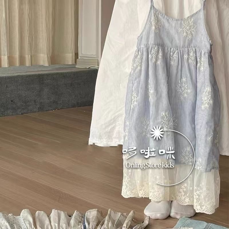 女童森系连衣裙夏季设计感海边度假风裙子小众蓝色刺绣蕾丝吊带裙