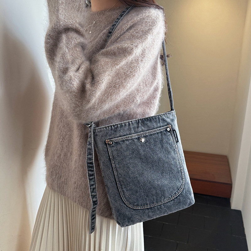 Fashionable Denim Small Square Bag for Women, Large Capacity Underarm Bag, Portable Handbag for Going Out, Versatile Shoulder and Crossbody Bag Fashionable Denim Small Square Bag for Women, Large Capacity Underarm Bag, Portable Handbag for Going Out, Versatile Shoulder and Crossbody Bag