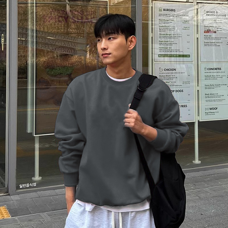 다크그레이 라운드넥 스웨트셔츠 레귤러 스타일 - 솔리드 컬러 [GL]