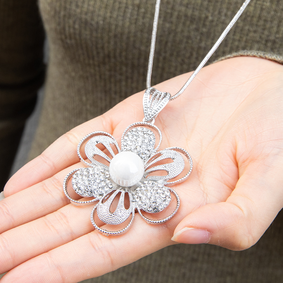 simple diamond flower long pendant necklace