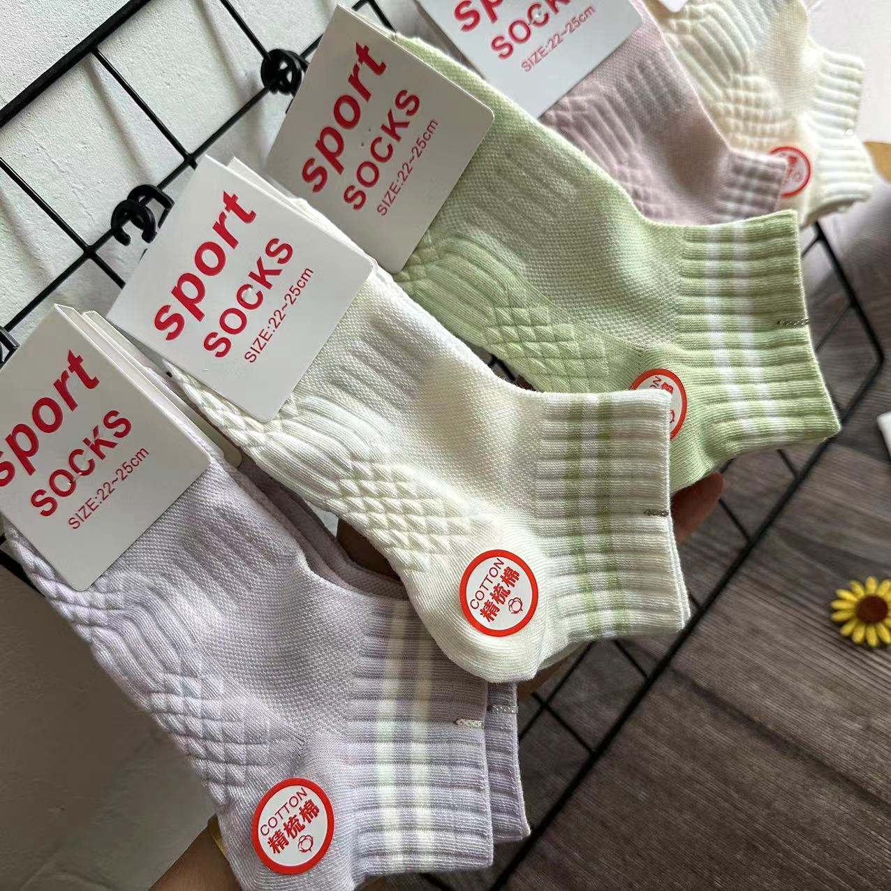 Calcetines de primavera y verano al por mayor de varios estilos, calcetines finos para niñas, calcetines de moda a rayas de estilo universitario, calcetines deportivos para hombres de verano