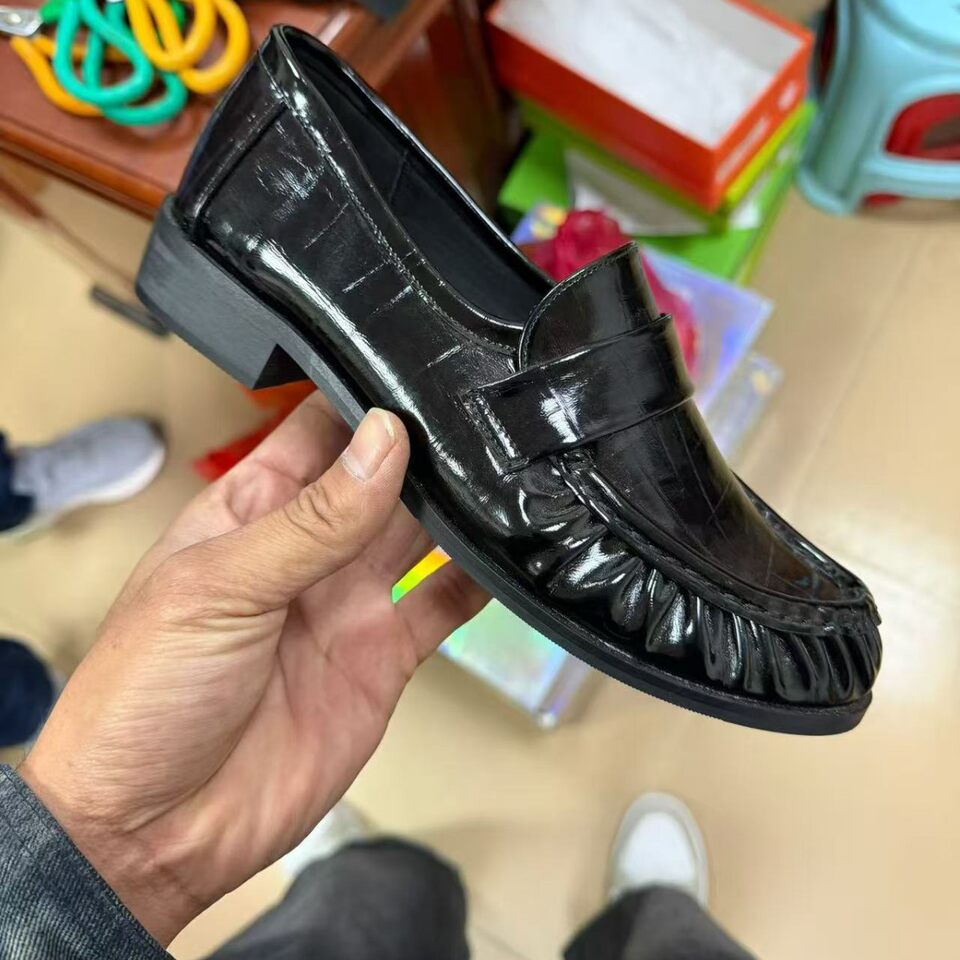 Giày lười nữ da cá chình thật thủ công phong cách retro nhăn, đế dày gót 3-5 cm — Màu nâu, màu đen