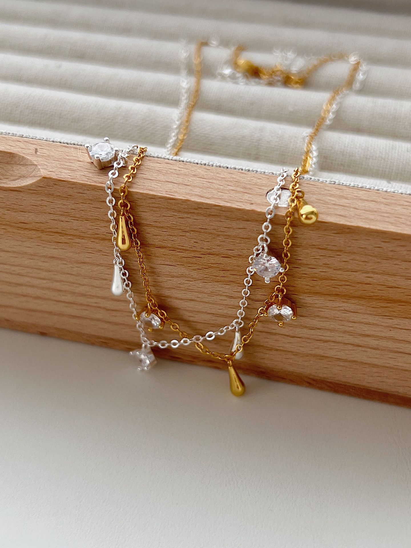 Round, Water Droplets Pattern 925 Sterling Silver Zircon Round Water Droplets Necklace