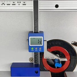 其他量具;角度尺;数显卡尺