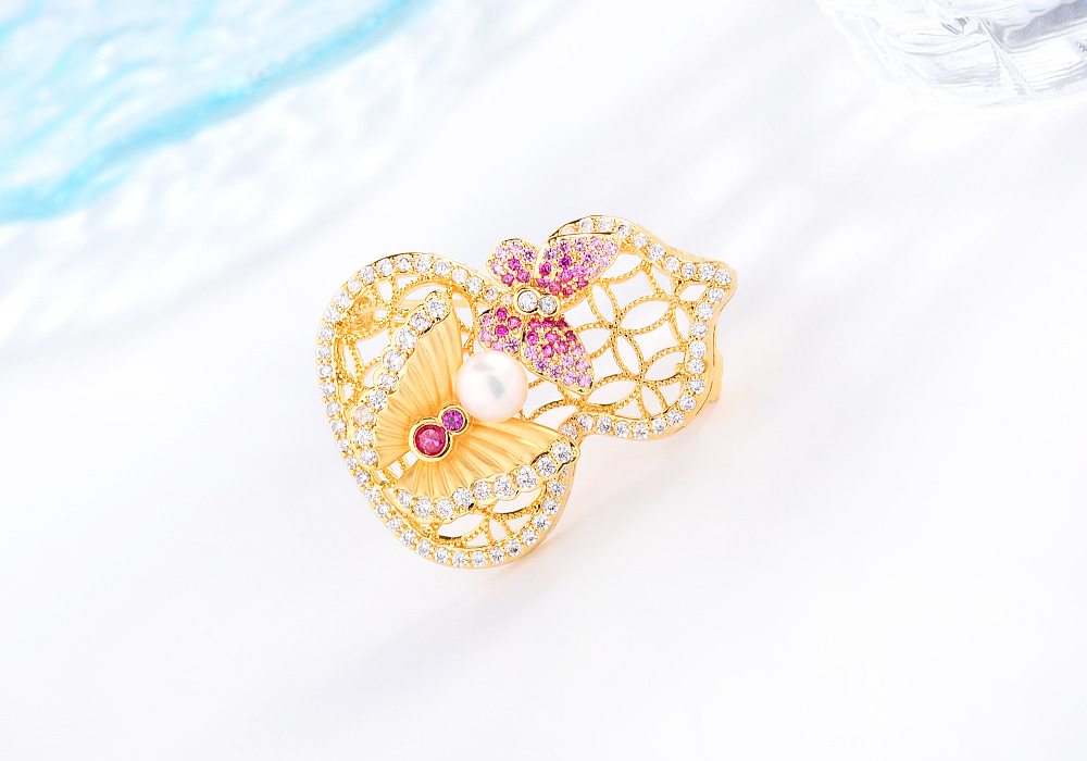 Traditional Chinese-style gourd and butterfly brooch, featuring openwork enamel and freshwater pearls, suitable as a pin or accessory for suits and coats