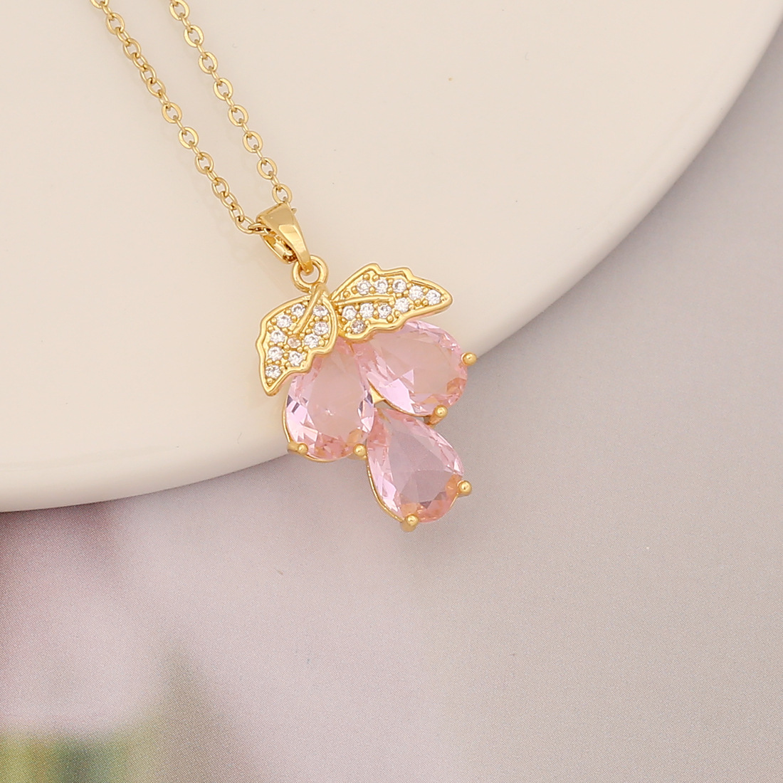 Fashion Heart Shape Copper Plating Hollow Out Zircon Pendant Necklace 1 Piece