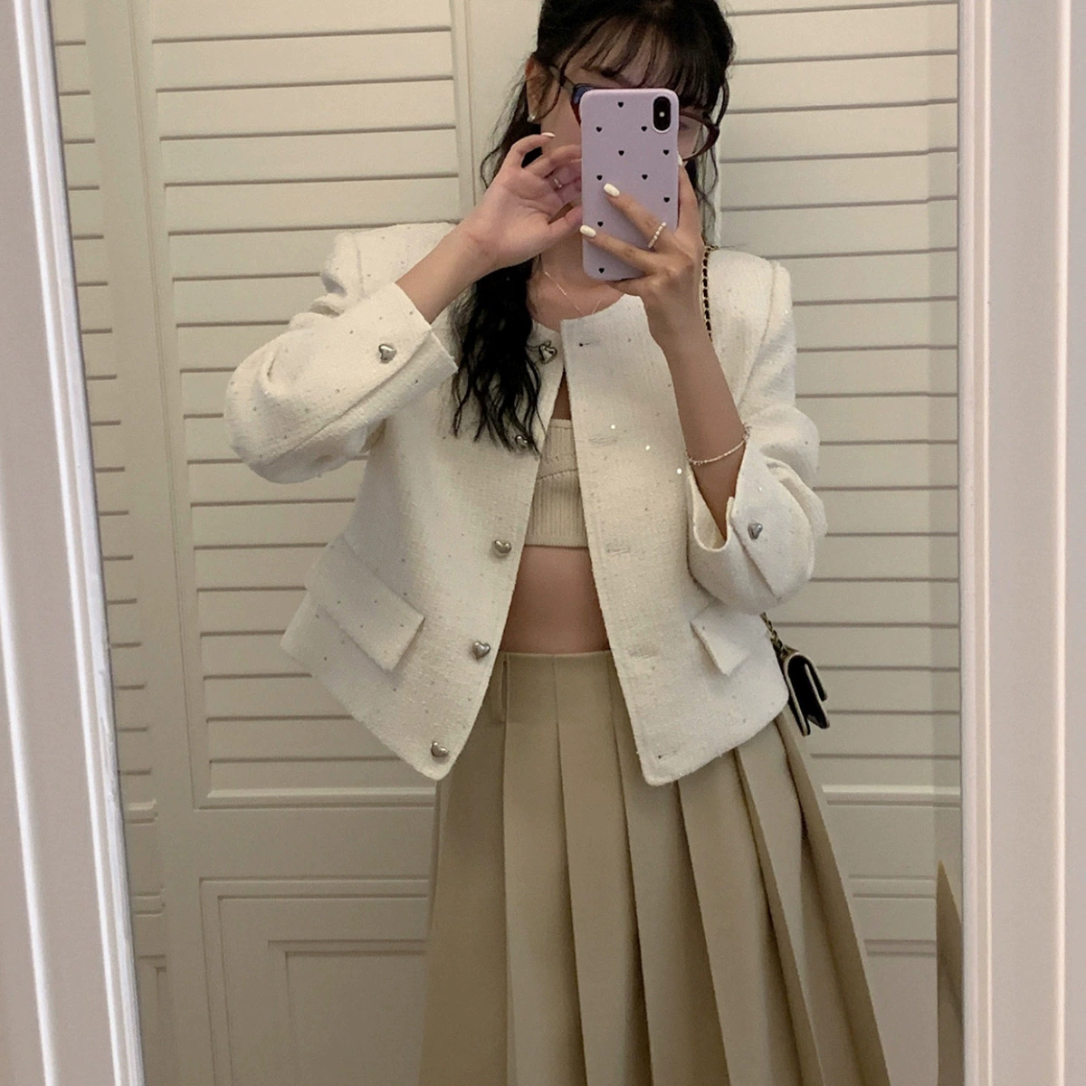 [Нет возможности возврата или обмена] Легкая, роскошная короткая весенняя куртка в стиле Шанель с пайетками, круглым вырезом и пуговицами в форме сердца, топ с длинными рукавами.