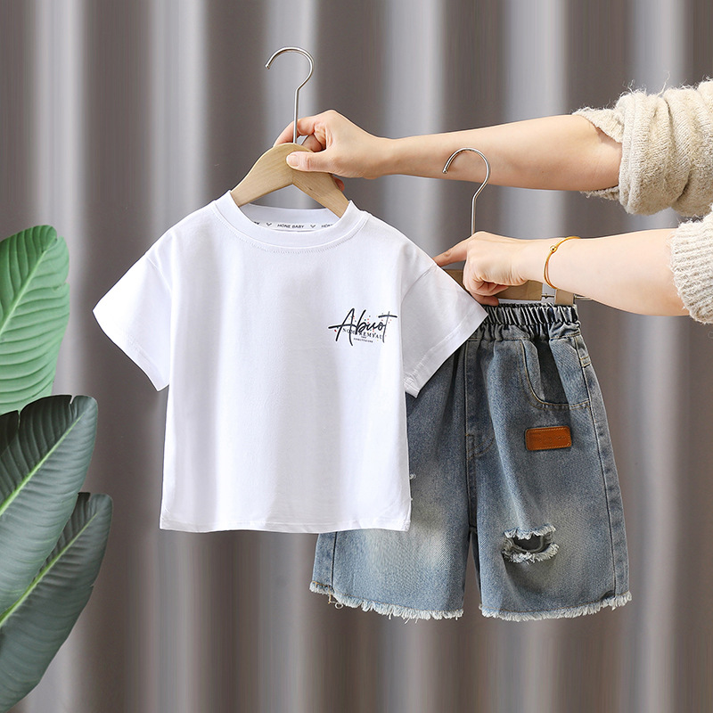 7128 Traje de manga corta de verano para niños Camiseta estampada de moda para niños guapos y guapos