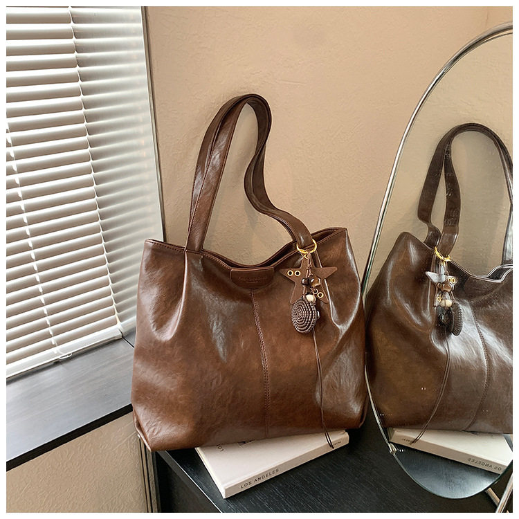 Túi tote nữ cỡ lớn dáng shopping, đeo vai hai quai, chất liệu PU mềm, phong cách công sở — Màu cà phê Không có mặt dây chuyền, Màu nâu không có mặt dây chuyền, Rượu vang đỏ không có mặt dây chuyền, kaki không có mặt dây chuyền chi tiết 12