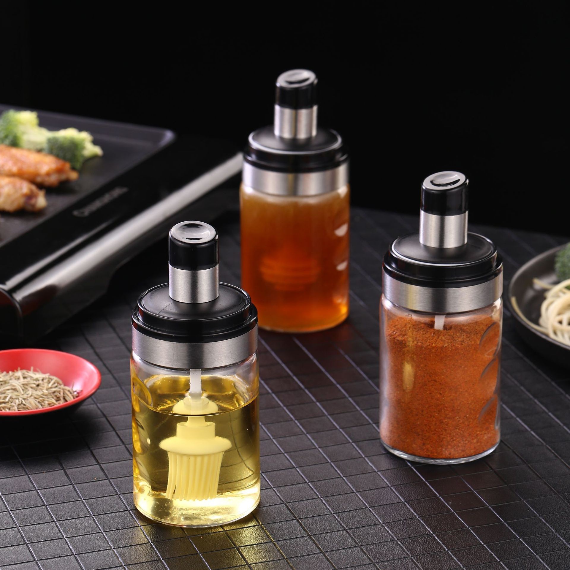 Cuchara cubierta integrada sellada a prueba de humedad botella de condimento tarro de condimento botella de miel cepillo botella de aceite engrasador suministros de cocina