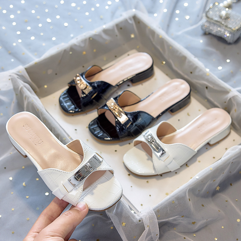 Girls' High-Heeled Slippers 2026, Chunky Heel Beach Mid-Heel Children's Shoes, Outdoor Wear with Small Silver Buckle, High-Heeled Slippers for Outdoor Wear Girls' High-Heeled Slippers 2026, Chunky Heel Beach Mid-Heel Children's Shoes, Outdoor Wear with Small Silver Buckle, High-Heeled Slippers for Outdoor Wear