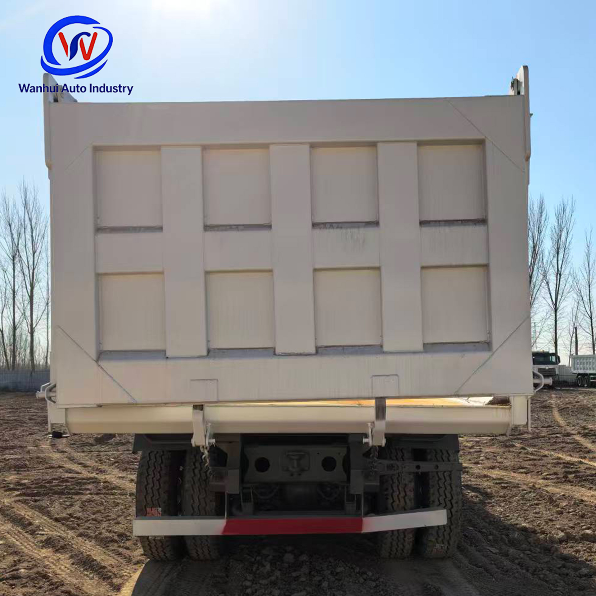 African Use of Howo Nx 6X4 Dump Trucks, 25-Ton Capacity Mining and Earth Transport Trucks