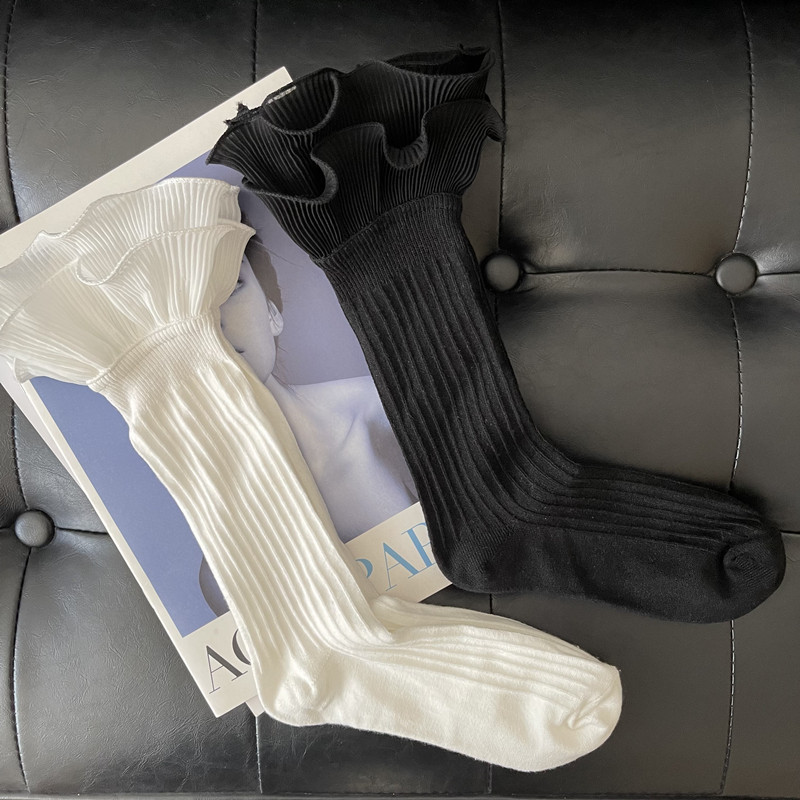 22 autumn and winter double-layer ruffled three-dimensional tailoring double needle drawing black and white solid color medium tube JK stockings vintage women's socks
