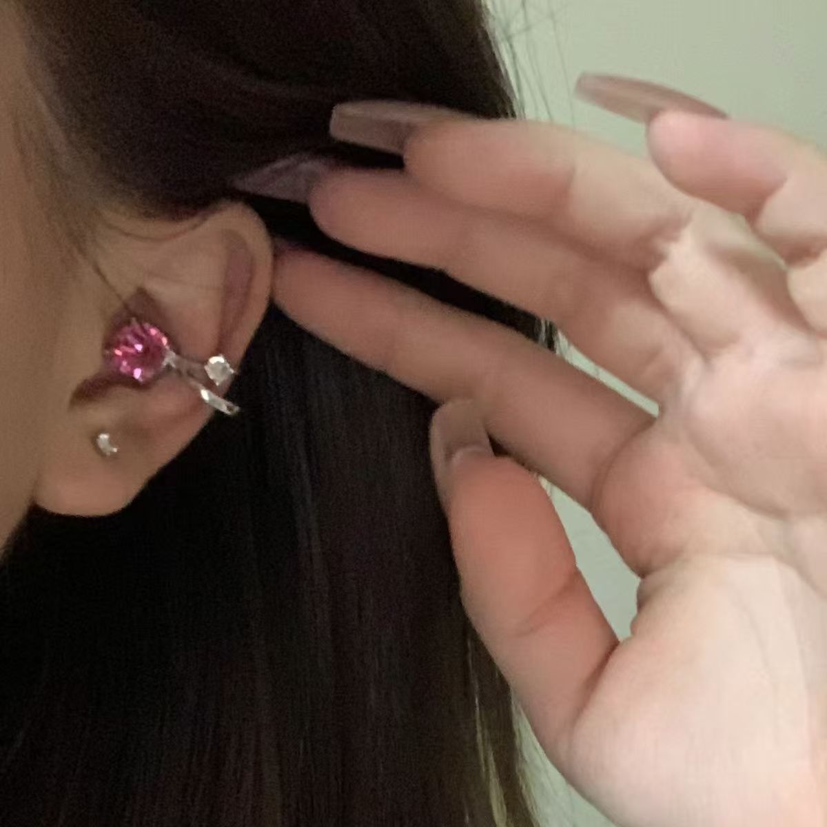 Lámpara pequeña ~ ultra-parpadeante zircón auricular clips nuevo nicho coreano diseño único viento frío universal indolor clips
