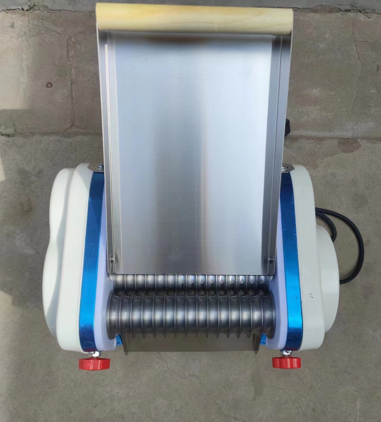 小型板面搓条机 出圆条圆棒机 1.2公分圆面条直径 全不锈钢刀具