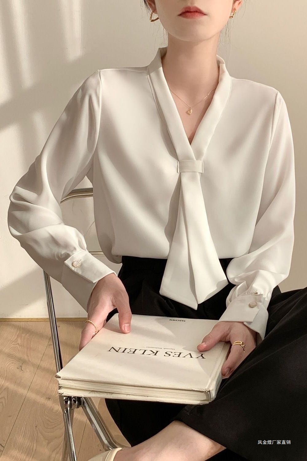 法式雪纺设计职业白色衬衫长袖飘带新款气质女士衬衣通勤洋气上衣