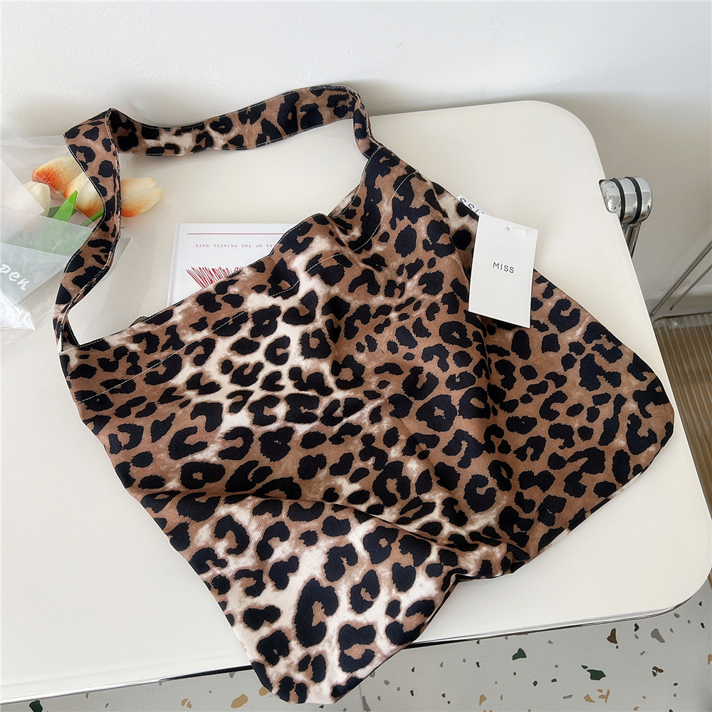 Daily, Shopping Occasion Women's Medium Polyester Flower Leopard Sexy Pillow Shape Open Underarm Bag