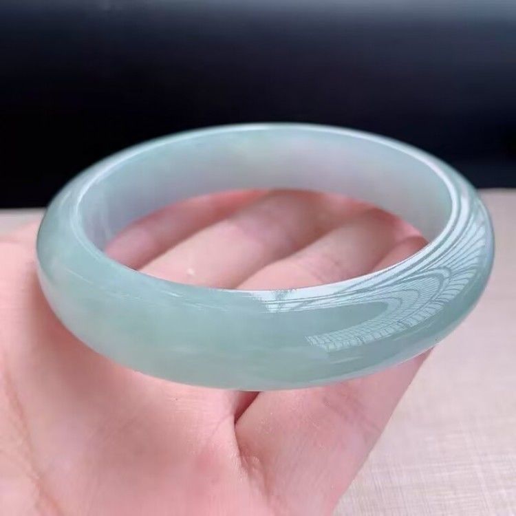 Vòng tay ngọc bích Miến Điện băng sáp xanh nhạt dầu xanh, đường kính trong 54–63 mm chi tiết 4