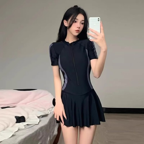 Women's One-piece Swimsuit, Sporty Hot Spring Swimwear, High-end Conservative Fitted Slimming Dress-style Vacation Swimwear, Wholesale