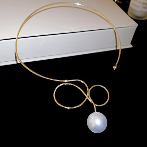 Collar de perlas con lazo de flor con cuentas francesas Elegante cadena de clavícula con sentido de alta gama retro ligero decoración de lujo femenino