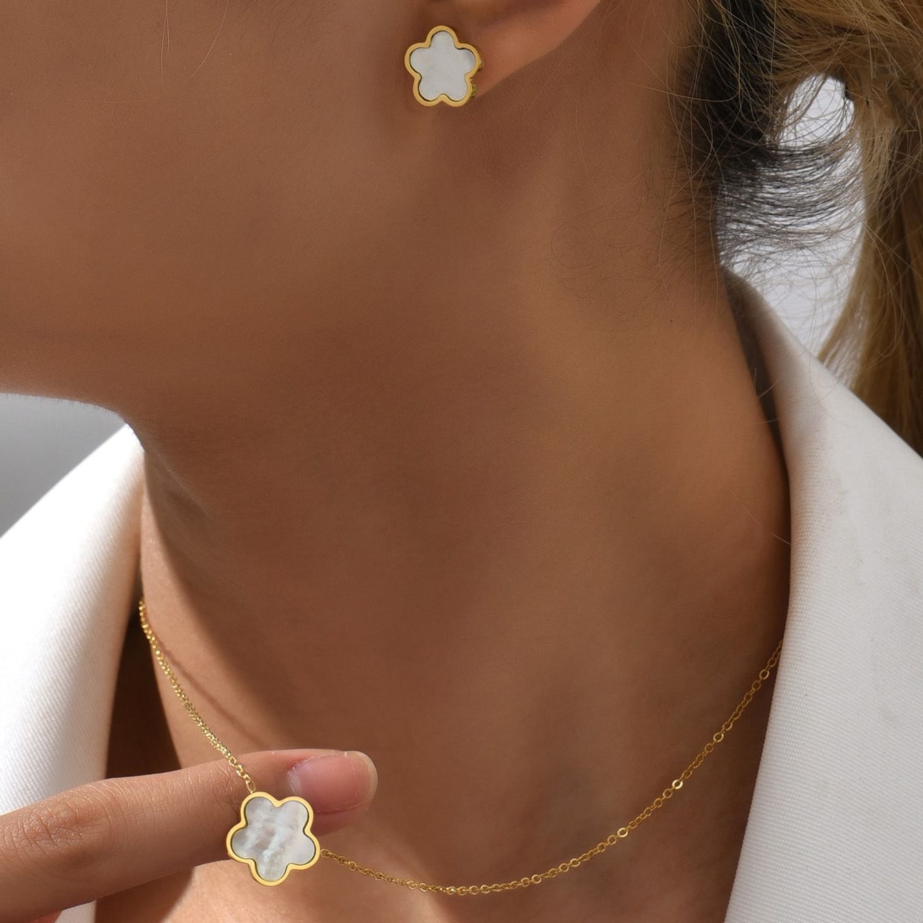 Elegant Floral Jewelry Set