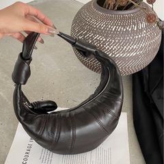 頭の層の羊の皮の牛の角のカバンの柔らかい皮のわきの下で小さい大衆の設計の手を持ってギョーザの包みを持って斜めにカバンを掛けます。