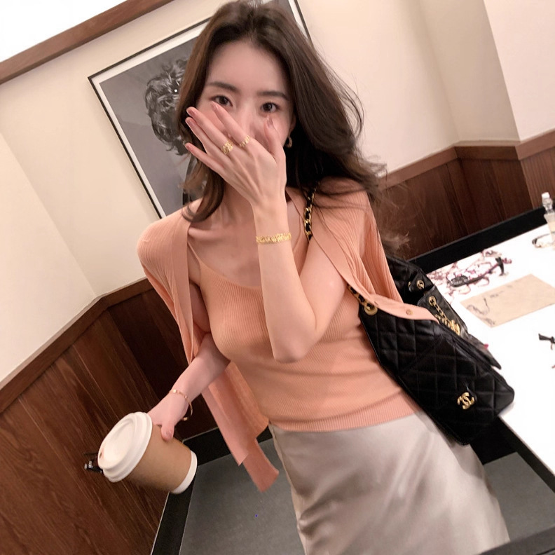 Hanyuan Apparel/Multiple Colors Available! Fine-Spun Wool Creamy Set with a Stylish Cardigan and Camisole