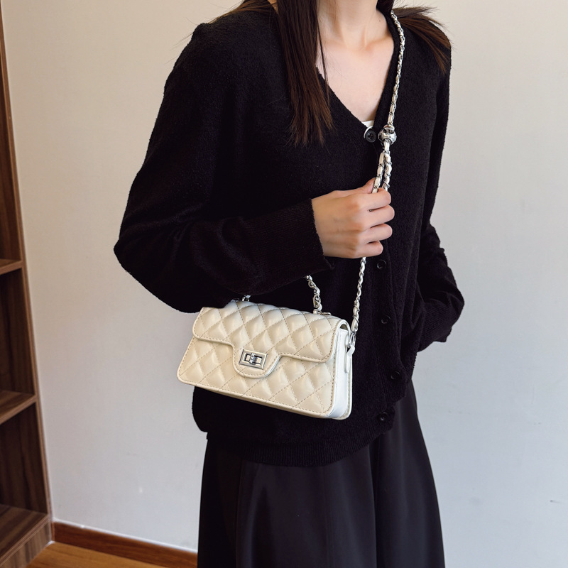 Bolso de alta calidad con fragancia pequeña 2025 verano nuevo estilo bolso femenino bolso de hombro con bordado de rombo bolso de mensajero de cadena de moda