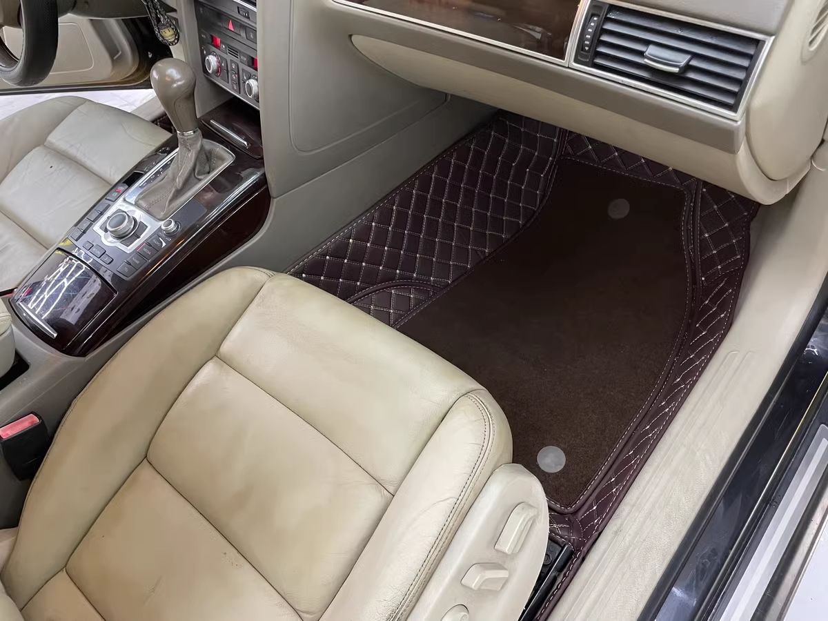 Applicable to the old Audi A6L universal enclosing foot pad 06/07/080910/11/12/13/14/15 Audi