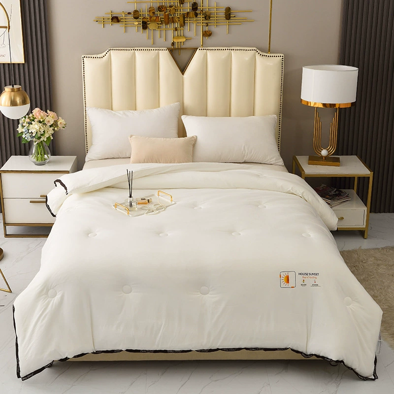 Сплошное цветное Спортивное весенне-осеннее одеяло Мягкое приятное для кожи зимнее одеяло в отеле Проживание в семье Одеяло Сердечник Свет Роскошная модель комнаты Тонкое одеяло