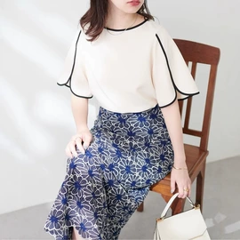 女式衬衫;连衣裙;女式T恤