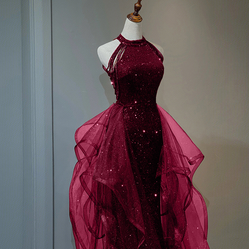 Burgundy Evening Dress 2026 New Style Banquet Light Luxury Niche Annual Meeting Host Dress Fashionable Halter Neck Dress