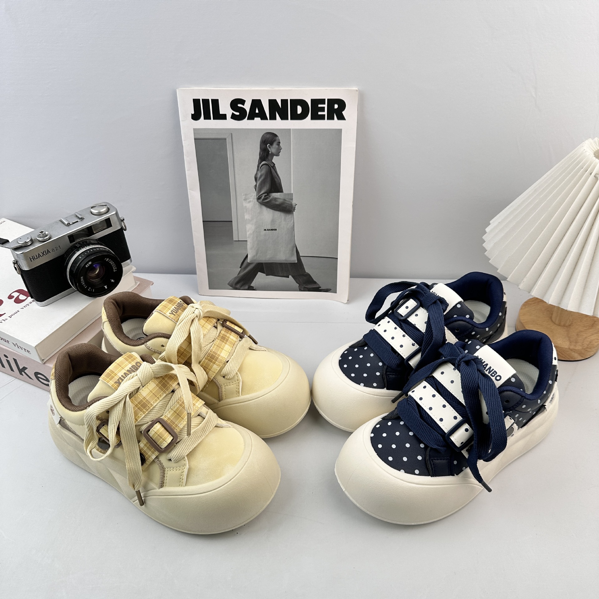 Yuanbo zapatos blancos de mujer leche fu fu zapatos de pan de cabeza grande estudiantes ociosos de soleas gruesas otoño y invierno zapatos casuales universales
