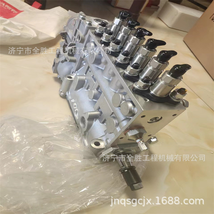 D65E-12推土机排气歧管6151-11-5120/5130 工作泵 变速泵