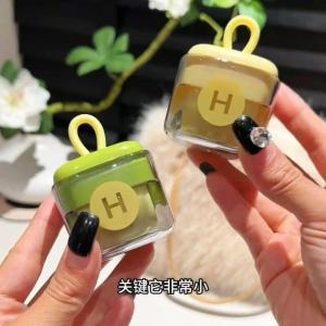 Adhesivo de cabello de azúcar cuadrado rodillo portátil de depilación de ropa de viaje se puede lavar con agua limpia raspador de pelo de bola ropa de ganso amarillo claro image 7