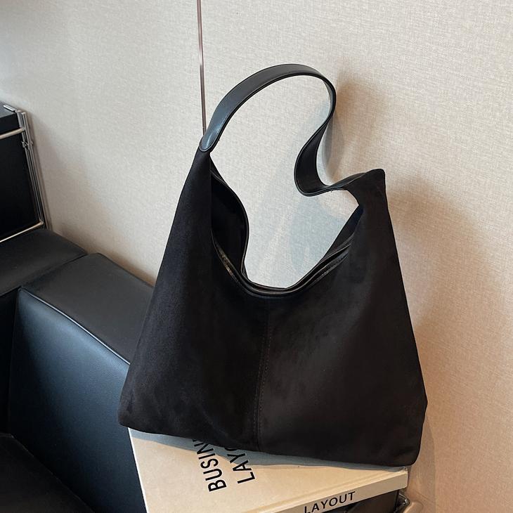 Retro esmerilado de gran capacidad bolso para mujeres otoño / invierno 2024 nuevo estilo simple versátil bolso de hombro popular bolso de mujer superfuego