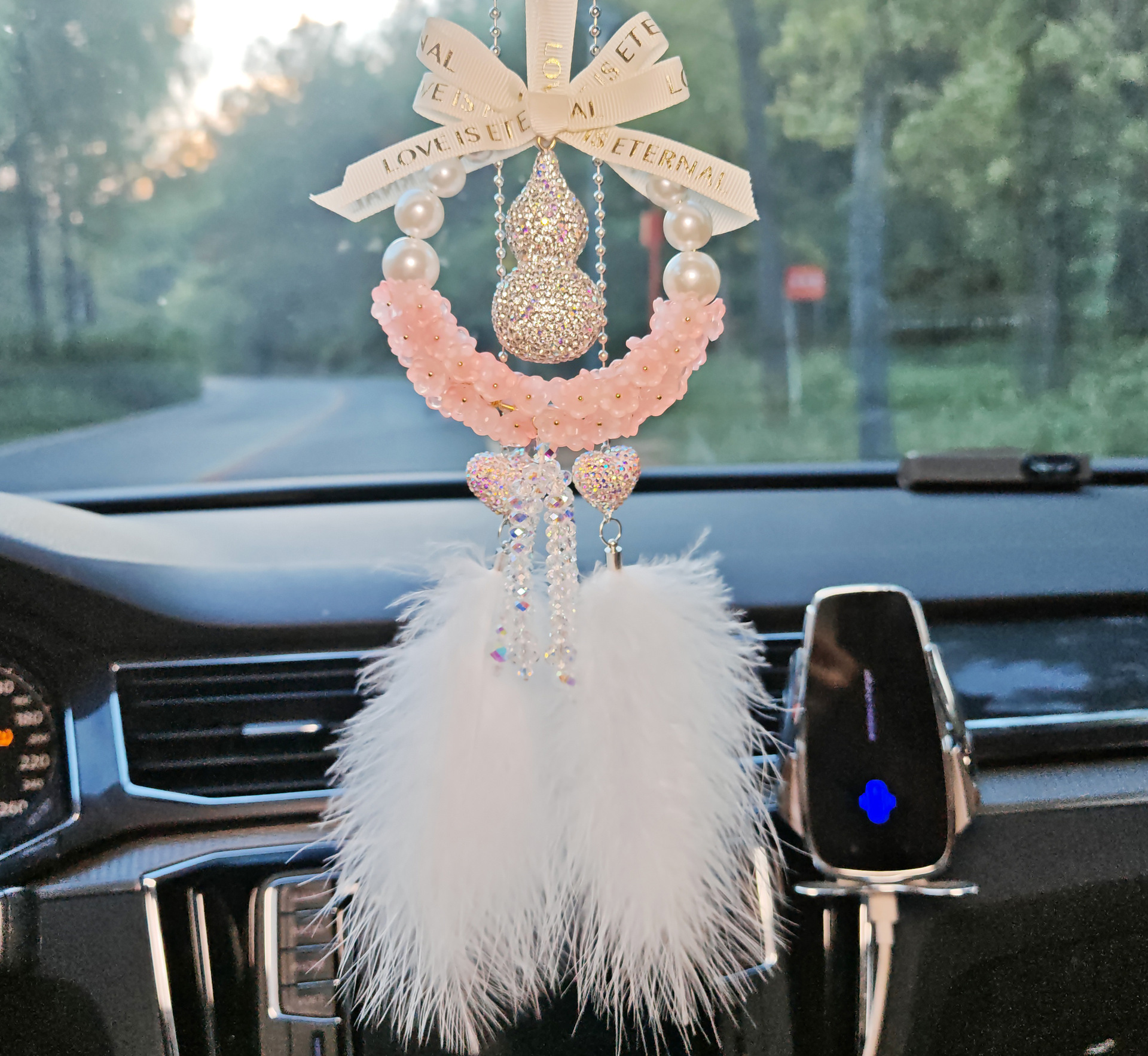 New Style Crystal Gourd Car Pendant with Diamonds, New High-End Car Accessory for Women, Trendy Crystal Gourd with Diamonds
