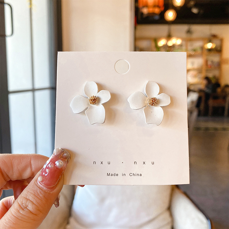 Pendientes de alta calidad de estilo francés de celebridades en línea para mujeres 2022 nuevos pendientes elegantes de moda pendientes populares pendientes largos pendientes Retro