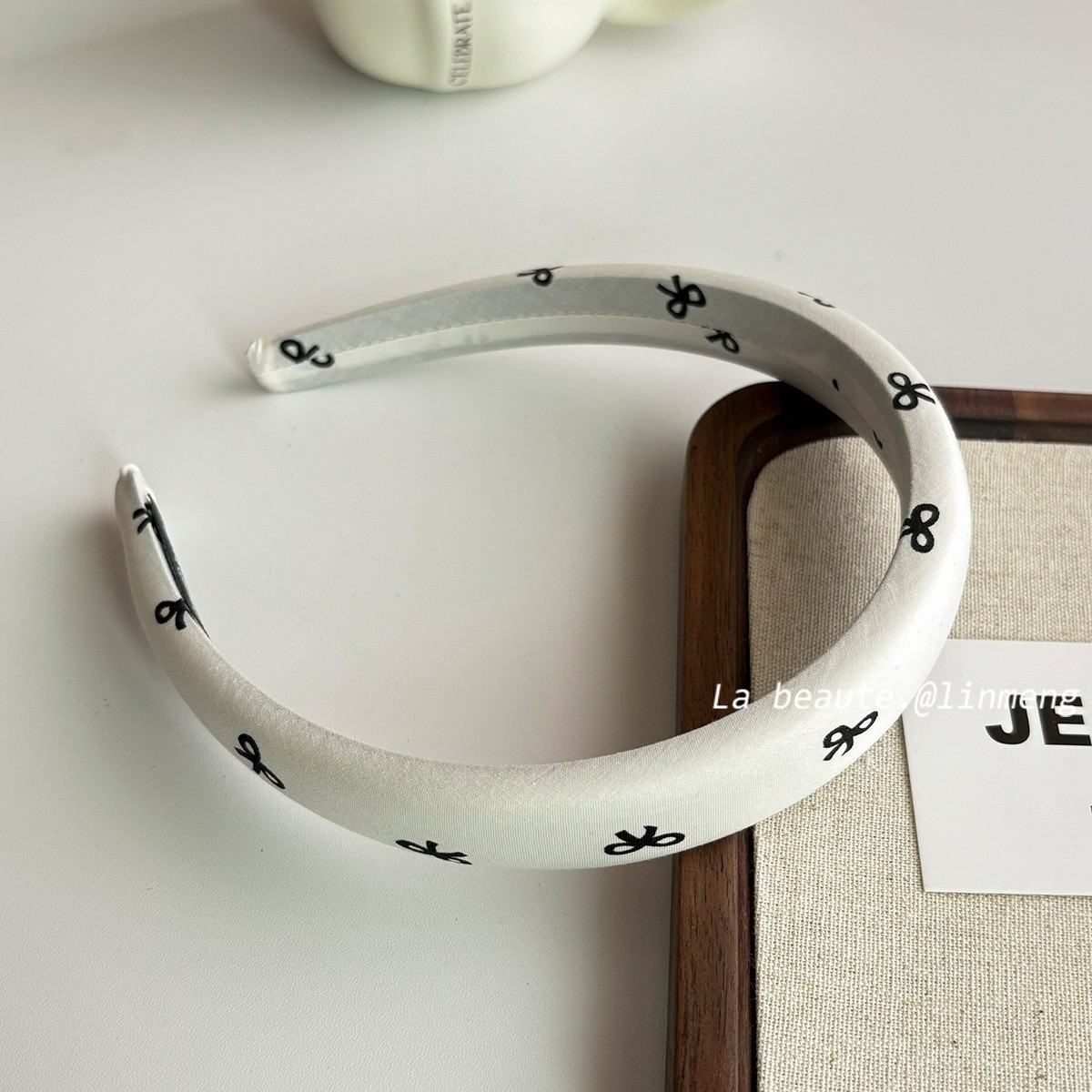 Diadema superior de cráneo alto Diadema de fragancia pequeña negra de alta calidad Diadema de estilo perla coreana arco simple cueva para el cabello accesorios para el cabello femenino