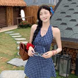 法式蓝色蝴蝶结撞色格纹挂脖连衣裙女夏季小个子减龄收腰A字短裙