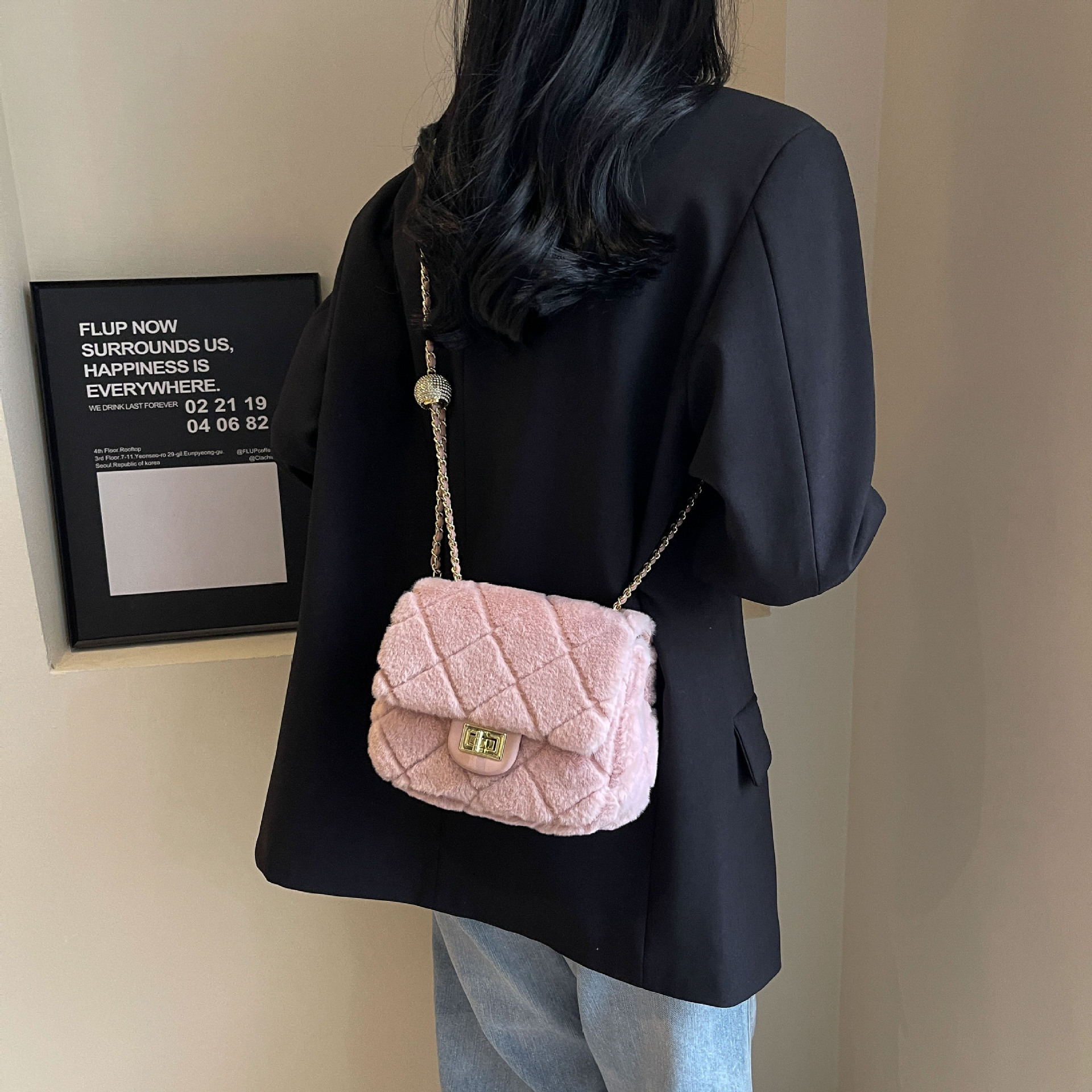 dames 2024 nieuwe kettingstijl diamant raster enkele schouder crossbody pluche tas_voghion.com