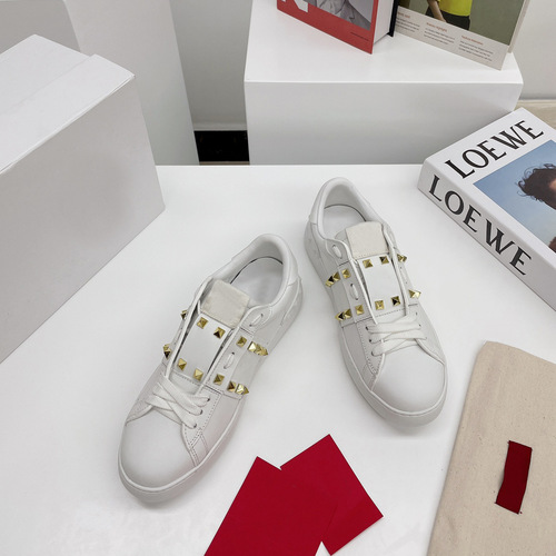 Vera Wang Rivet White Shoes 2024 Spring New Fashion Classic Round Head Laced Couple Casual Sports Shoes