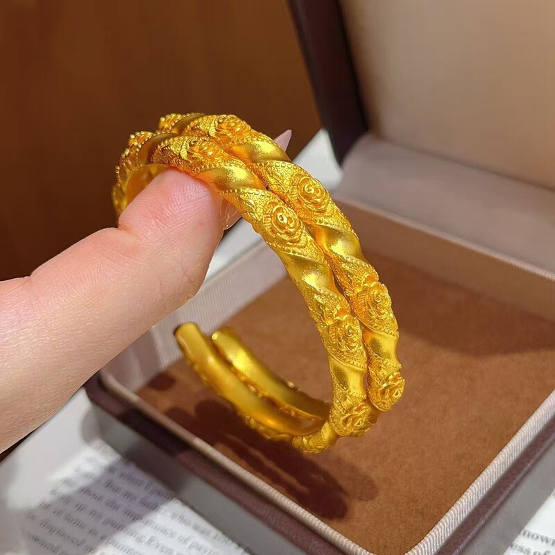 Copper Alloy Imitation Gold Engraved Rose Flower Open-Style Bracelet for Women, Niche Design Floral Wedding Jewelry, Three Gold Pieces Copper Alloy Imitation Gold Engraved Rose Flower Open-Style Bracelet for Women, Niche Design Floral Wedding Jewelry, Three Gold Pieces