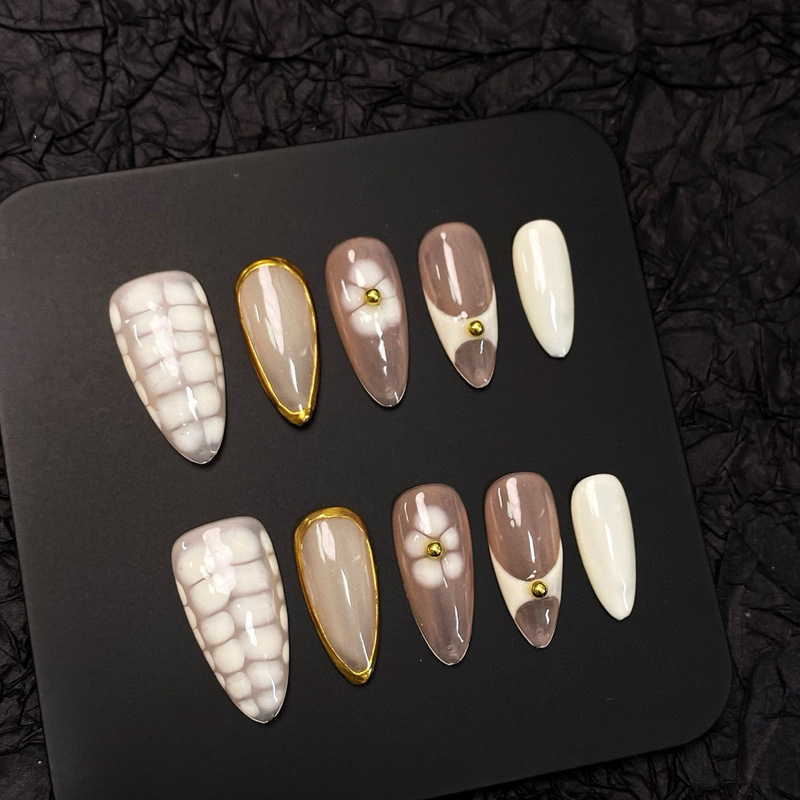 Cross-Border Popular Wearable Nail Tips 3D Three-Dimensional Black Leopard Print Flowers Irregular Gold Almond Nail Stickers