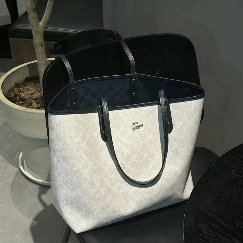 Capacious shopping bag, one-shoulder bag