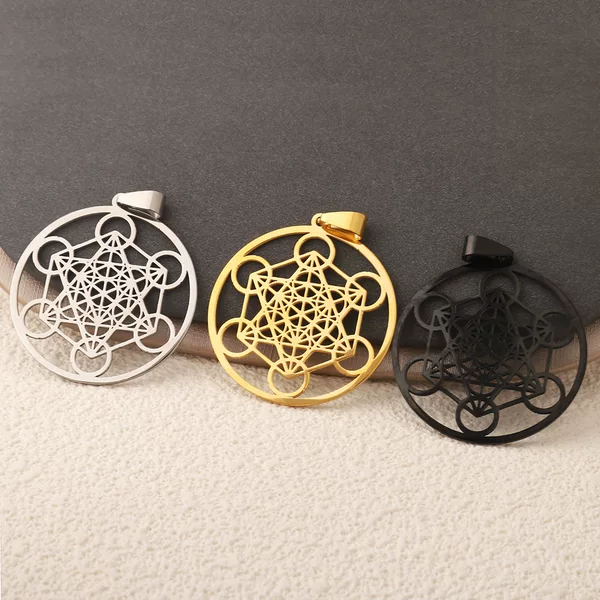Cross-border hot selling Middle East non-fading titanium steel cutting hollow out 6 ring necklace stainless steel round pendant