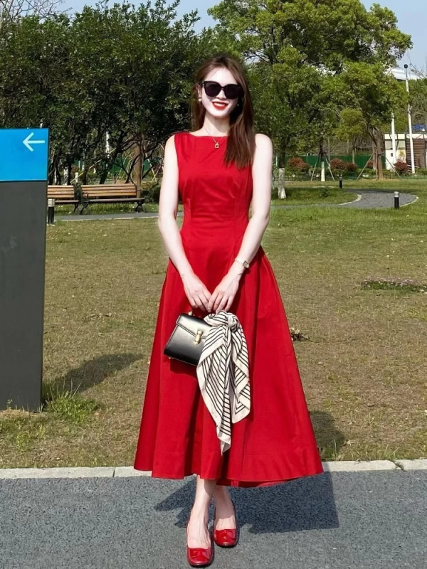 美しいレトロな赤いノースリーブベストドレス女性のための夏の新しい年齢軽減オーラ強力なウエストスカート 4580|undefined